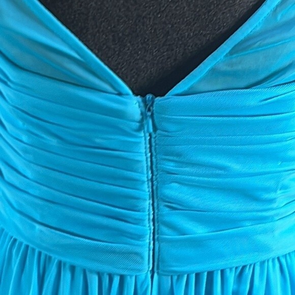 DAVID’S BRIDAL | Malibu Cocktail Dress with Mesh Top & Deep V Back Zip | Size 8 - Picture 5 of 9